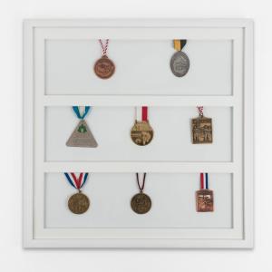 Cornice per medaglie 50x50 cm, bianco