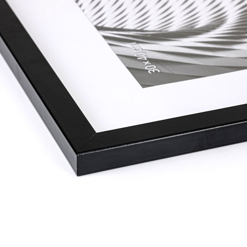 Cornice in legno Hekla in MDF 21x29,7 cm (A4) | nero | vetro artificiale